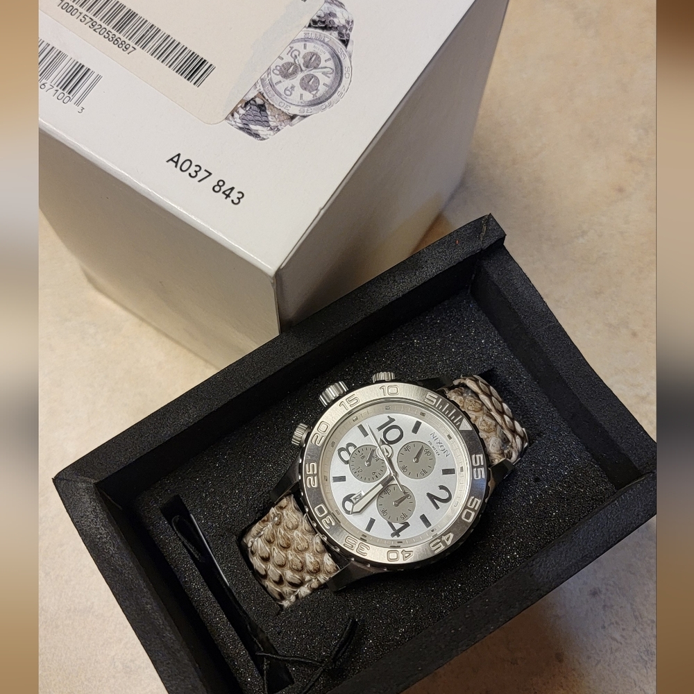 Nixon 42-20 Snake skin chrono